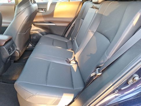 Used 2023 Toyota Venza Limited image 30