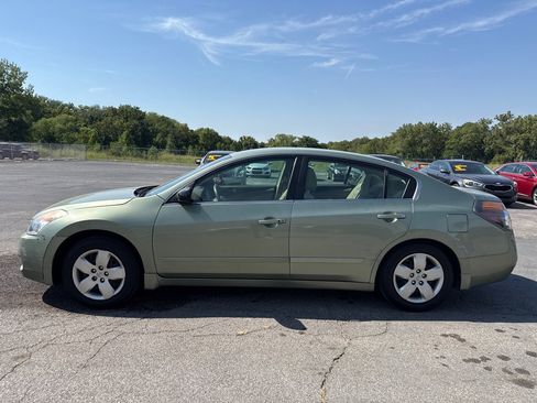 Used 2008 Nissan Altima 2.5 S w/ Emergency Aid Pkg FWD image 1