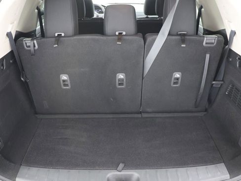 Used 2024 Nissan Pathfinder SV image 25