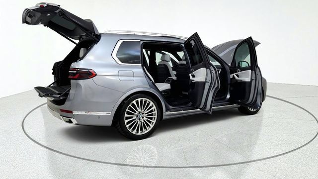Used 2024 BMW X7 xDrive40i w/ Premium Package AWD/4WD image 19