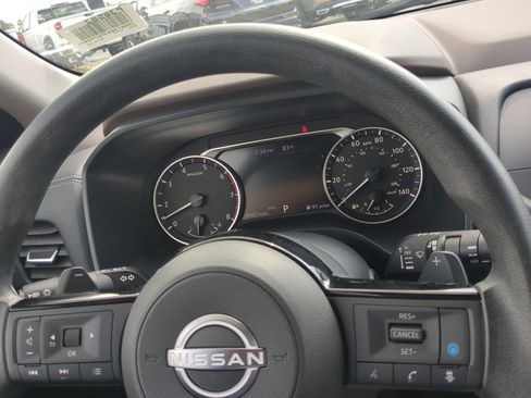 Used 2023 Nissan Rogue SV AWD/4WD image 13