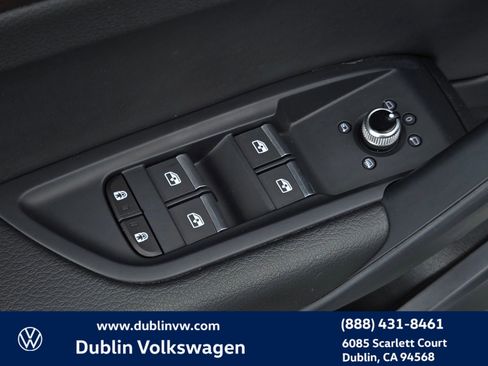 Used 2023 Audi Q5 2.0T Premium w/ Convenience Package image 11