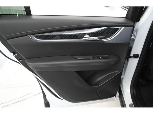 Used 2025 Cadillac XT6 Premium Luxury image 26