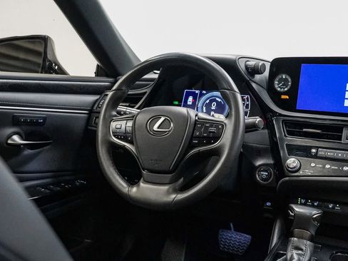 Used 2024 Lexus ES 300h w/ Premium Package FWD image 15