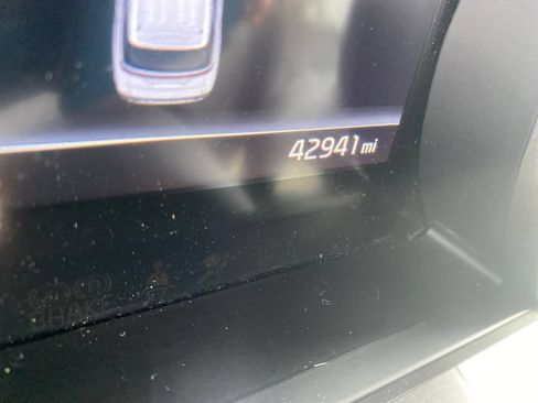 Used 2024 Kia Carnival LX FWD image 10