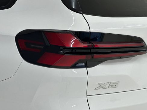 Certified 2025 BMW X5 sDrive40i w/ M Sport Package RWD image 13