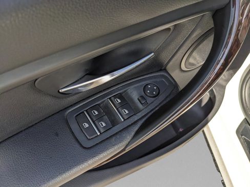 Used 2017 BMW 320i Sedan image 15