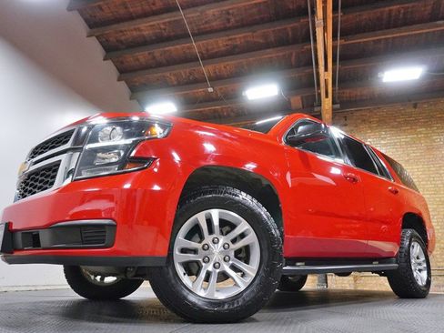 Used 2018 Chevrolet Tahoe 4WD w/ Remote Keyless Entry Package image 3