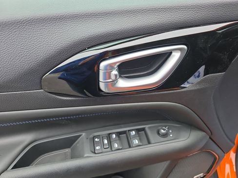 New 2026 Jeep Compass Latitude w/ Sun and Sound Group image 14