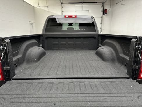 Used 2022 RAM 2500 Big Horn w/ Level A Equipment Group AWD/4WD image 15
