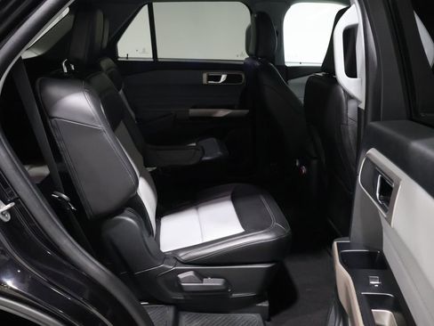 Used 2023 Ford Explorer XLT w/ Equipment Group 202A image 25