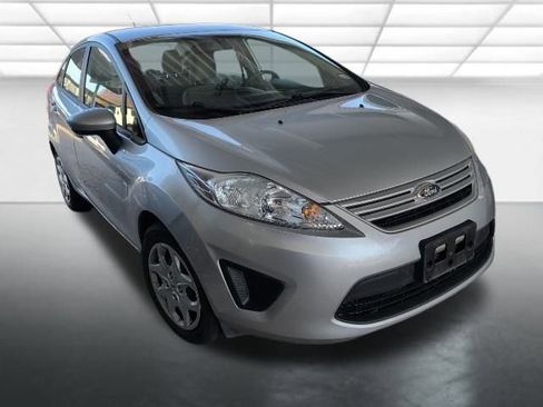 Used 2013 Ford Fiesta S image 1
