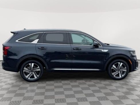 Used 2023 Kia Sorento EX AWD/4WD image 3