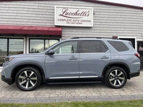 Used 2023 Honda Pilot Elite image 2