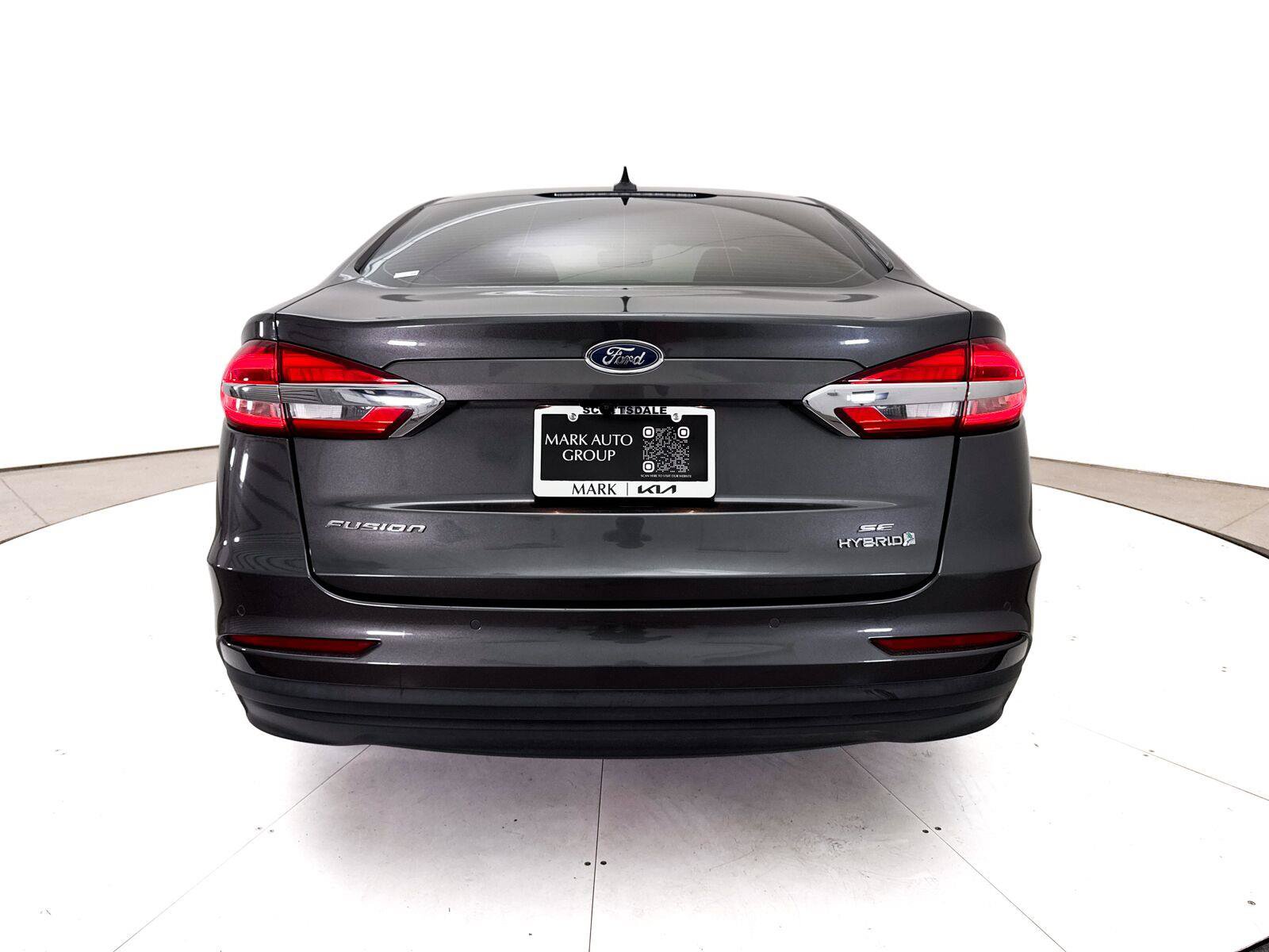 Used 2019 Ford Fusion SE FWD image 11