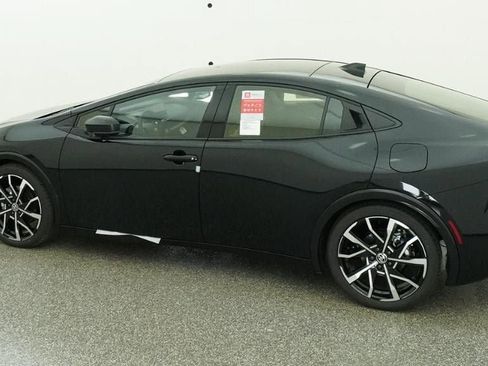 New 2026 Toyota Prius Plug-In Hybrid FWD image 4