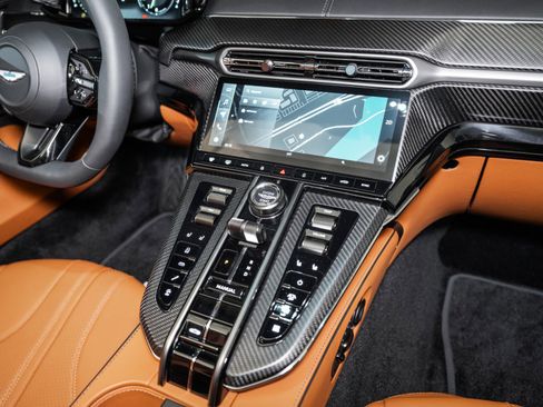 New 2026 Aston Martin V8 Vantage Roadster image 21