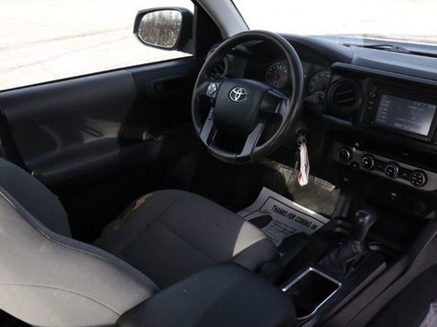 Used 2017 Toyota Tacoma 4x4 Access Cab image 11