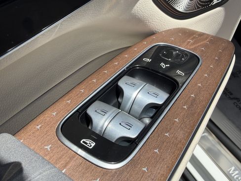 Used 2023 Mercedes-Benz EQS 450+ SUV image 14
