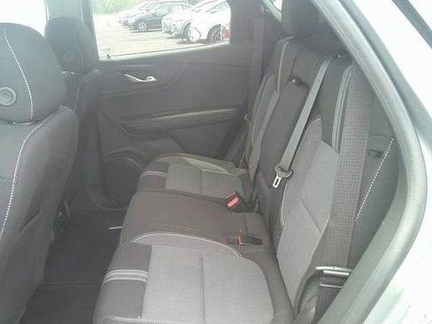 Used 2025 Chevrolet Blazer LT AWD/4WD image 9