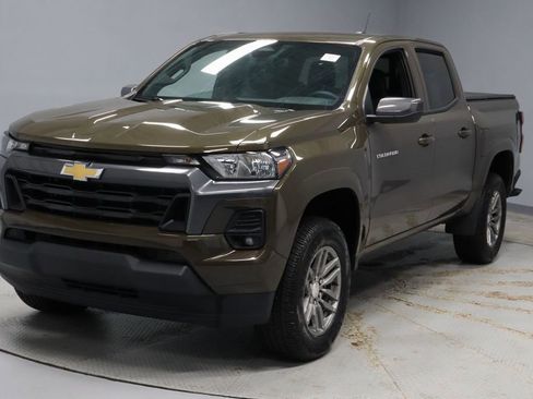 Used 2023 Chevrolet Colorado LT w/ LT Convenience Package RWD image 6