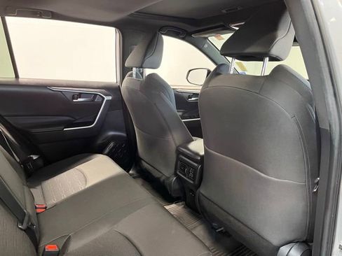 Used 2022 Toyota RAV4 SE w/ Convenience Package image 14