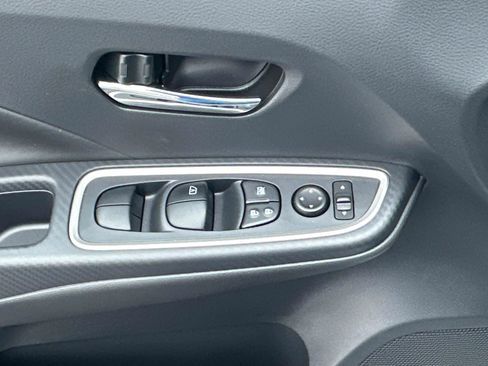 New 2025 Nissan Versa SR w/ Trunk Package image 21