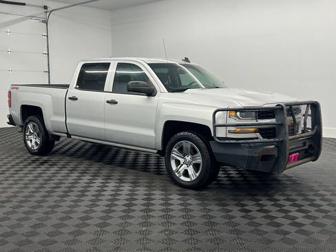 Used 2018 Chevrolet Silverado 1500 Custom w/ Custom Value Package AWD/4WD image 6