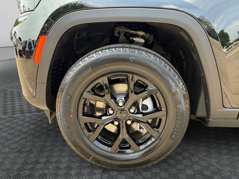 New 2026 Jeep Grand Cherokee Altitude RWD image 23