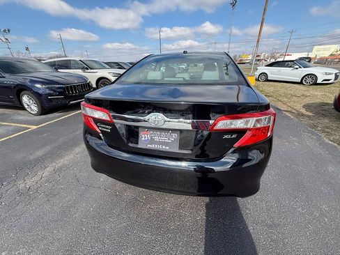 Used 2012 Toyota Camry XLE w/ Leather Pkg image 4