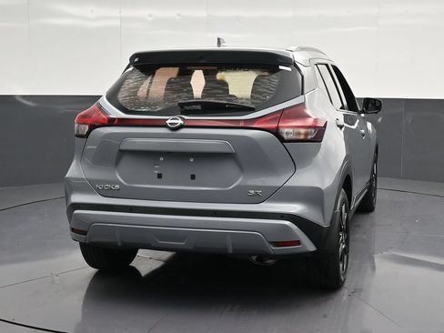 Used 2022 Nissan Kicks SR w/ Premium Package FWD image 2