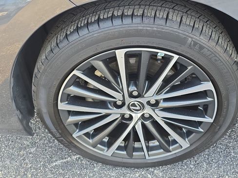 Used 2024 Lexus ES 350 w/ Premium Package image 7