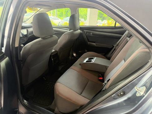 Used 2018 Toyota Corolla LE FWD image 19