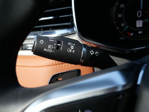 Certified 2026 Jaguar F-PACE R-Dynamic S AWD/4WD image 27