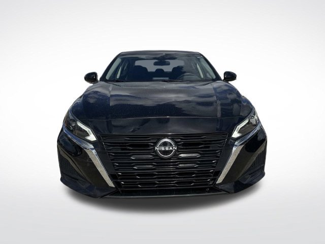 Used 2023 Nissan Altima 2.5 SV FWD image 2
