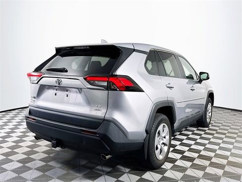 Certified 2022 Toyota RAV4 LE image 6