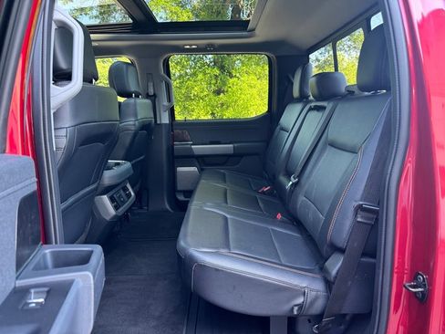 Used 2023 Ford F250 Lariat w/ Lariat Ultimate Package AWD/4WD image 17