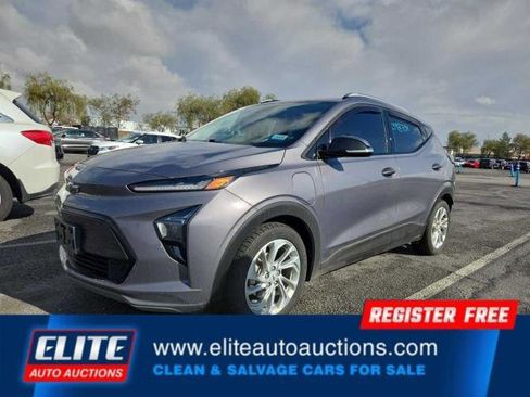 Used 2022 Chevrolet Bolt EUV LT image 3