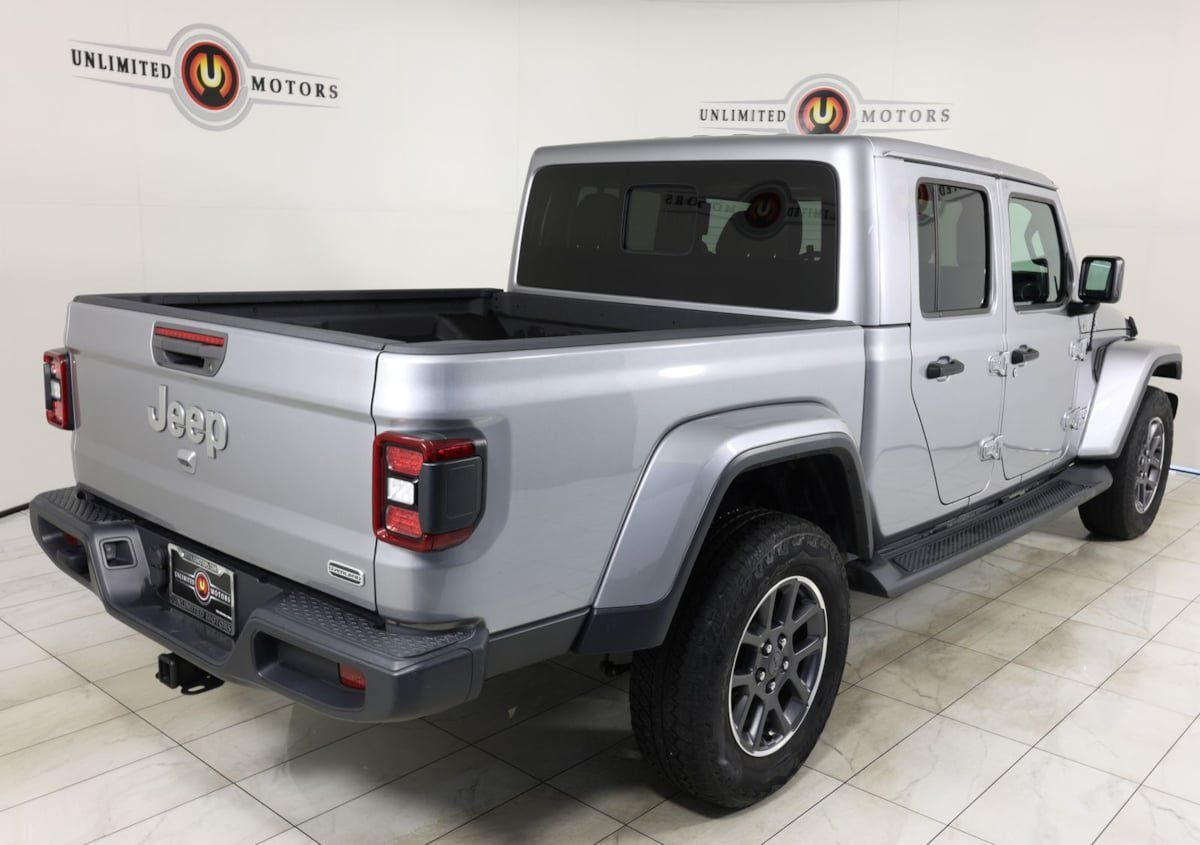 Used 2021 Jeep Gladiator Overland AWD/4WD image 3
