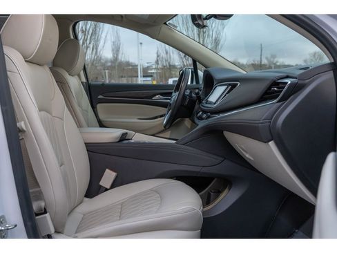 Used 2022 Buick Enclave Avenir w/ Avenir Technology Package image 11