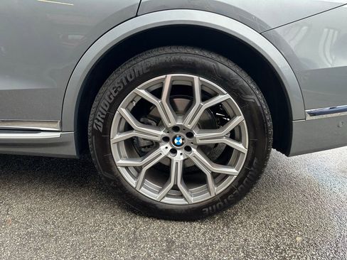 Used 2024 BMW X7 xDrive40i image 8