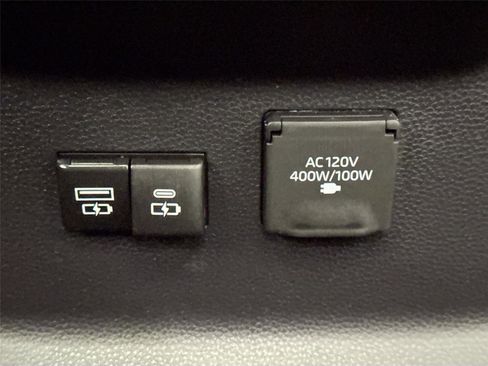 Used 2023 Toyota Tundra Platinum image 39