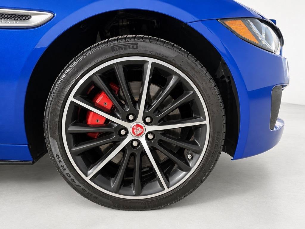 Used 2018 Jaguar XE S AWD/4WD image 27