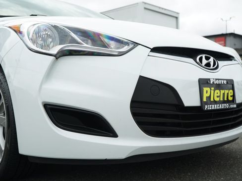 Used 2016 Hyundai Veloster FWD image 28