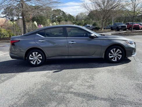 Used 2025 Nissan Altima 2.5 S image 6