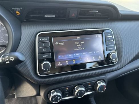 New 2025 Nissan Kicks Play S image 19