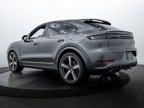 New 2026 Porsche Cayenne S image 3