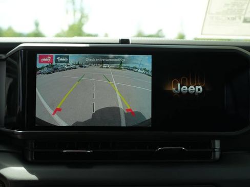 Used 2026 Jeep Wrangler Unlimited Sahara AWD/4WD image 26