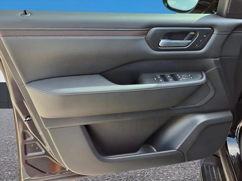 New 2025 Nissan Armada SL w/ Captain's Chari Seat Package image 13