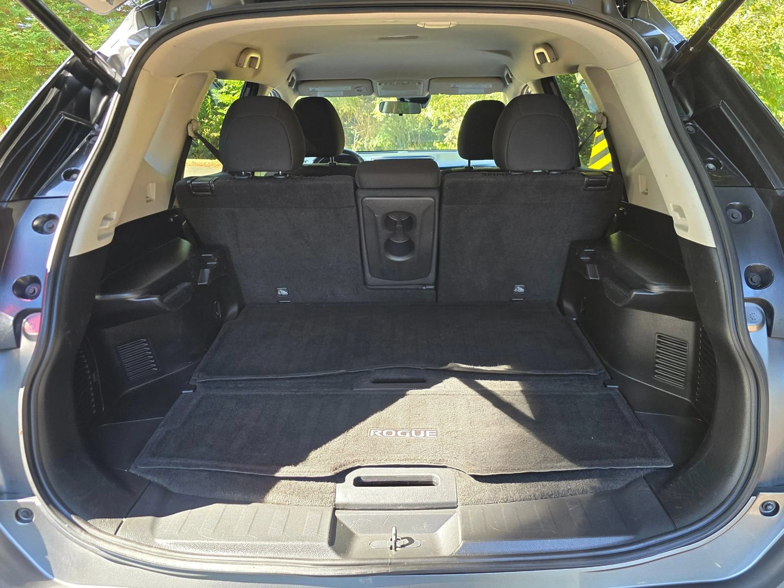 Used 2019 Nissan Rogue SV FWD image 5